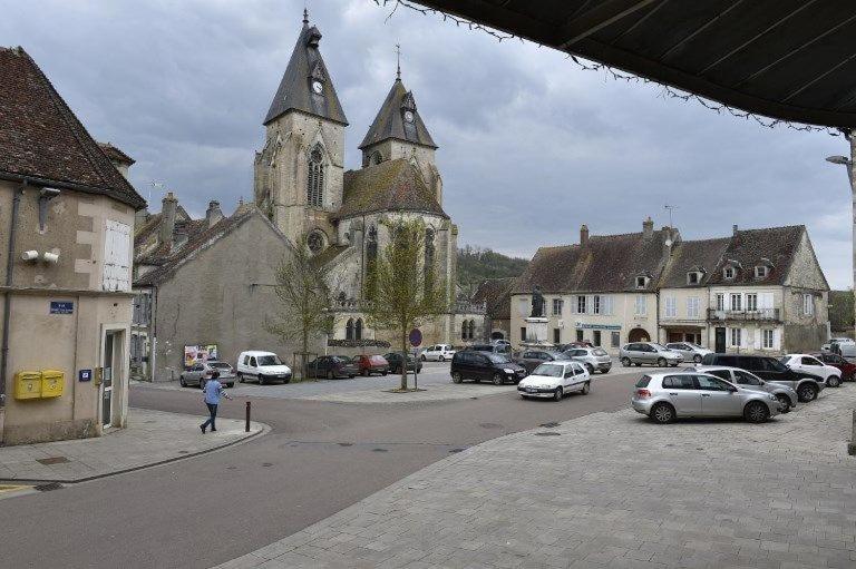 Gite De La Gare Varzy Экстерьер фото